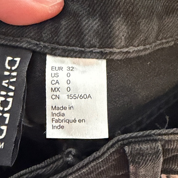 H&M jeans - Picture 3 of 3